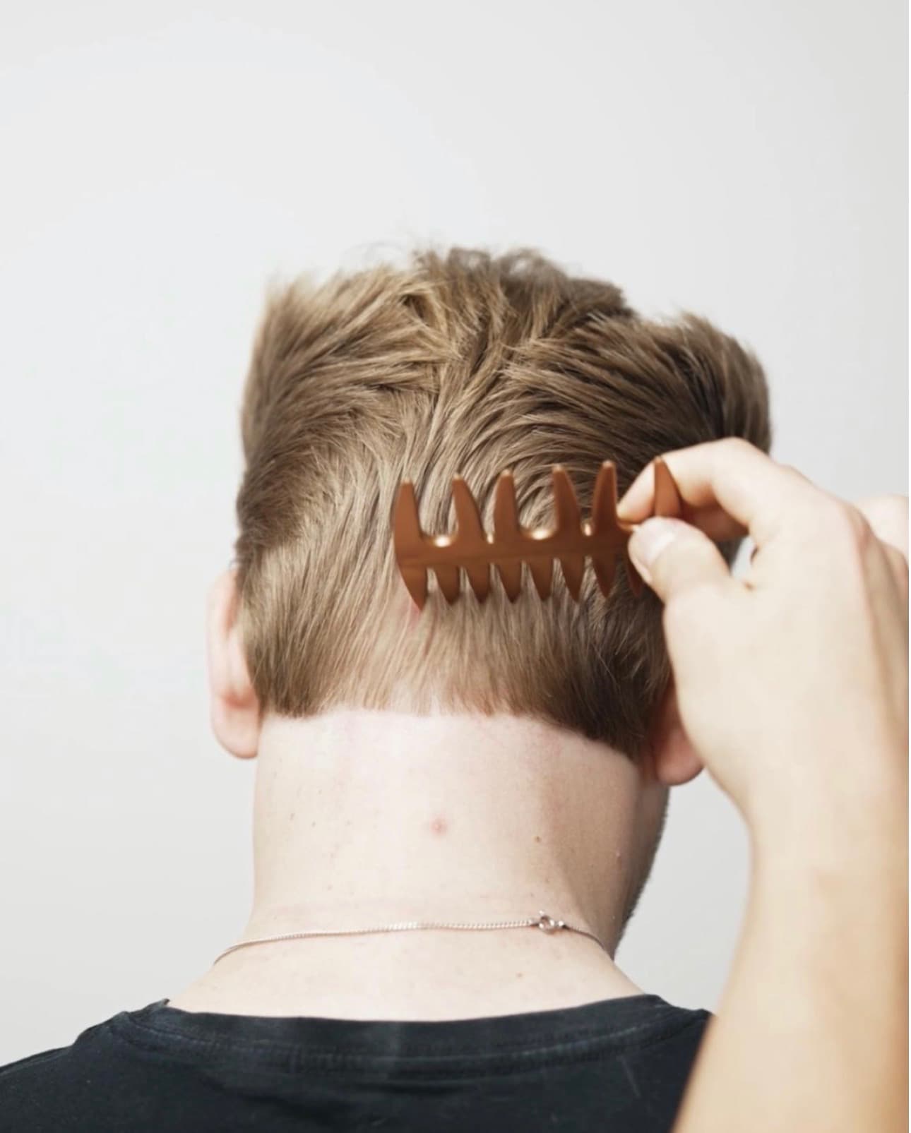 Clean neckline detail